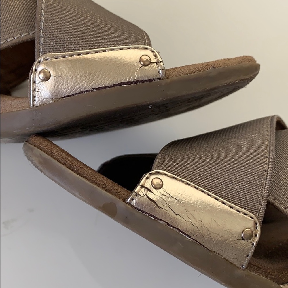 Gianni Bernini Gold Tone/Taupe Cork Wedge Sandals - Picture 8 of 8